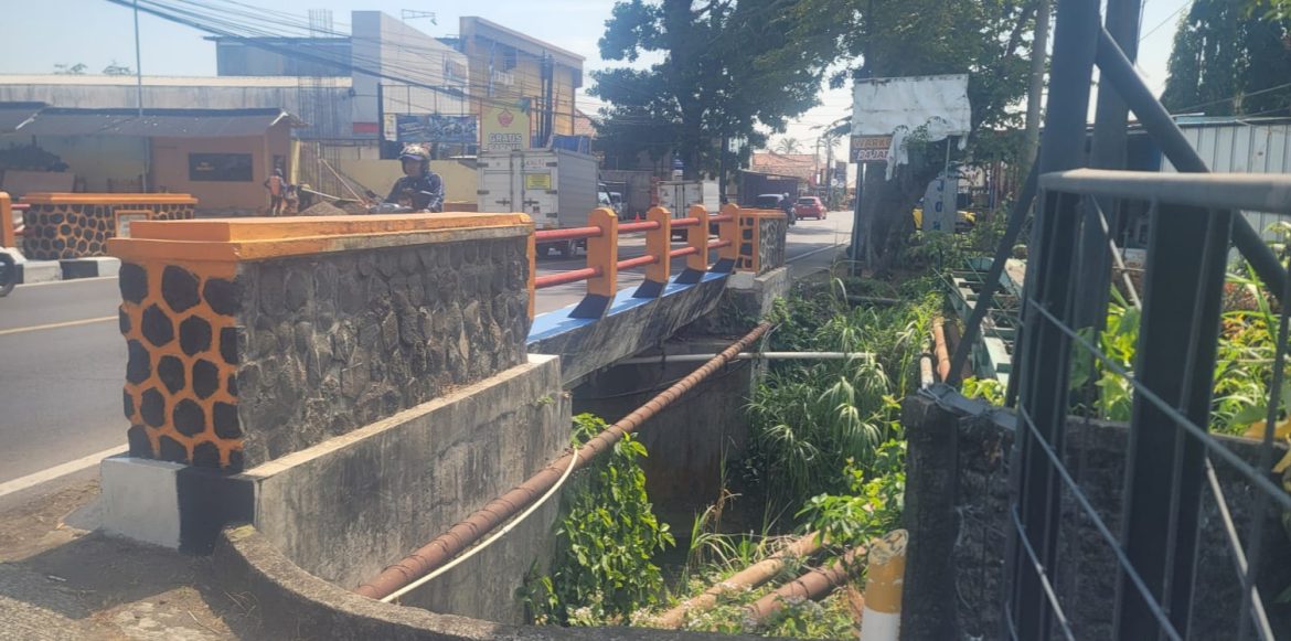 Raja Seafood Bandorasawetan: DUGAAN Bangunan Permanen Di Atas Alur Limpasan Gunung Ciremai Disorot, Aktivis Desak Pemda Kuningan Bertindak Tegas