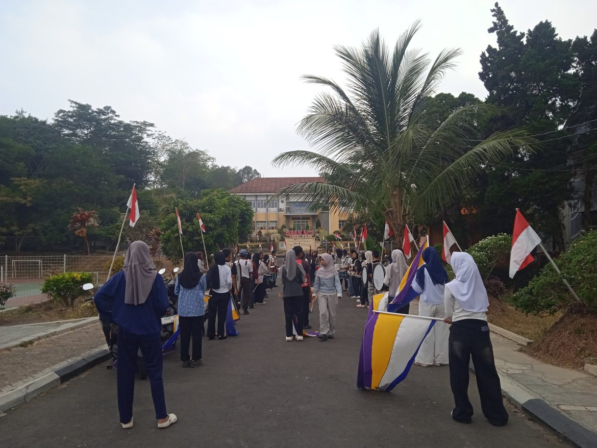 Marching Band Gita Rama Sacipta SMKN 1 Kuningan Giat Latihan Jelang Puncak Malam HUT RI ke-81
