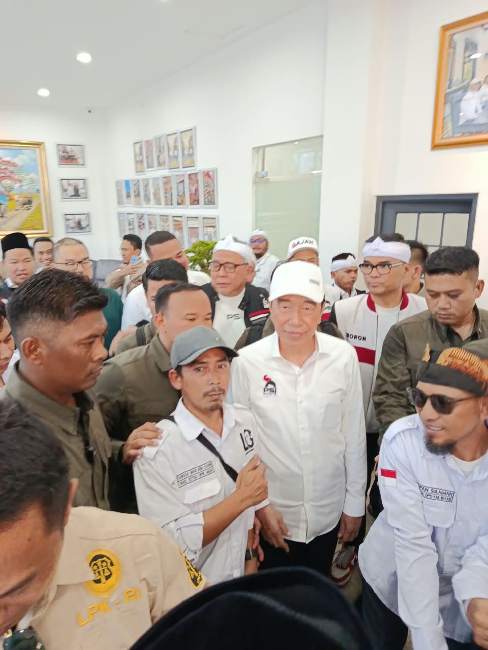 LASKAR GIBRAN DPW JAWA BARAT TURUT KAWAL KEDATANGAN IR. JOKO WIDODO DI RAKORDA PSI KABUPATEN BEKASI