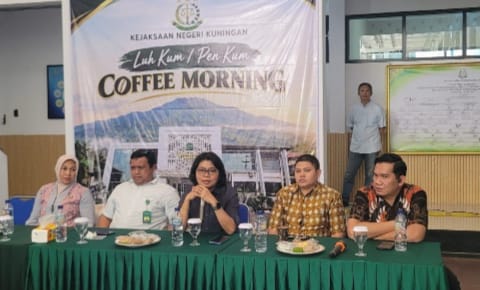 Kejari Kuningan Gelar Coffee Morning “Runtuhkan Arogansi Sektoral” Lewat Sinergitas Bersama Ormas, LSM, dan Insan Pers