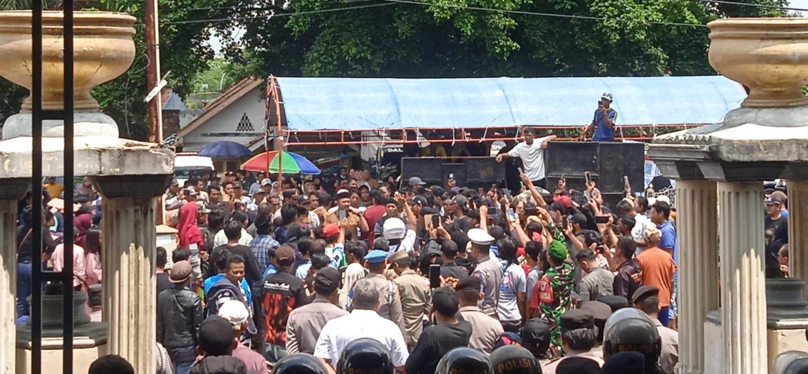 Belum Usai Pelaporan Warga Terkait Dugaan Korupsi Dana Desa, Kembali Mencuat “SKANDAL BUMDES CIHIDEUNGHILIR:” Warga Desak Audit Total dan Tagih LPJ Dana Penyertaan Modal 2024-2025